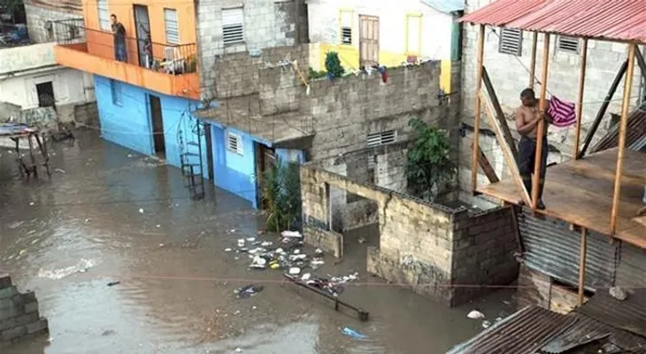 Ahora sobrepasan los 14 mil desplazados por lluvias; mantienen alerta para 25 provincias            