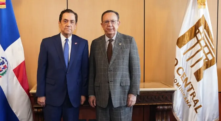 Valdez Albizu recibió visita embajador Tony Raful y estudiantes meritorios de origen dominicano en España