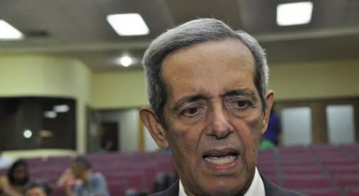 Muere Hatuey Decamps, tras una larga lucha contra el cáncer