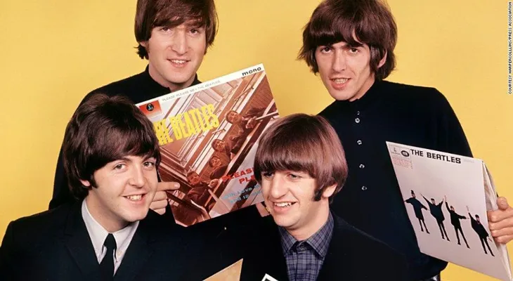 A subasta, un contrato histórico de Los Beatles