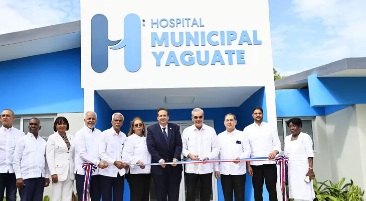 Abinader entrega hospital renovado y nueva emergencia en Yaguate