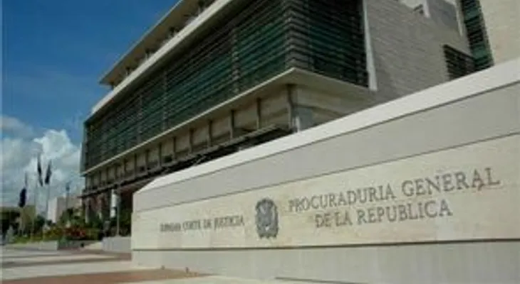 Obras Públicas entrega a Procuraduría documentación de once contratos con Odebrecht