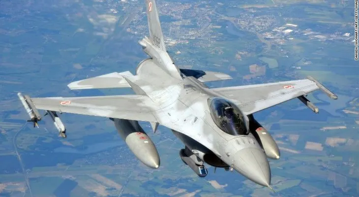 Un dron iraní fuerza a un avión de EE.UU. a tomar acción evasiva