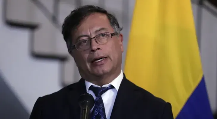 Gustavo Petro pide a Maduro ser "garante" de diálogos para normalizar relaciones con Venezuela 