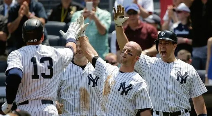A-Rod concecta cuadrangular y rompe el récord de Lou Gehrig