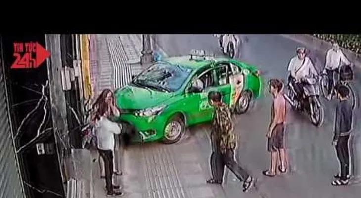 Se robó una cartera y fue atropellado por un taxista: un castigo de Dios