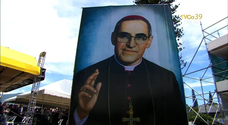 El papa Francisco canonizará al salvadoreño monseñor Óscar Romero, arzobispo de San Salvador
