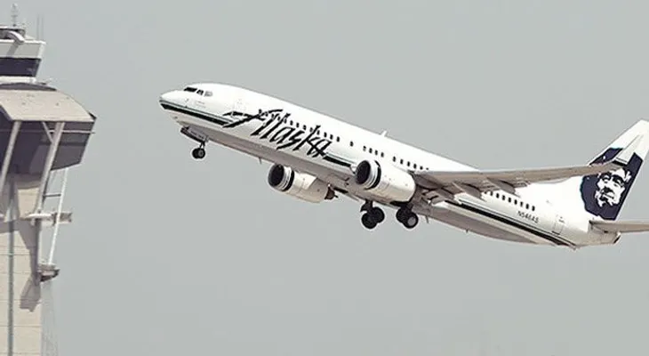 Bajan a mujer de avión por tener cáncer 
